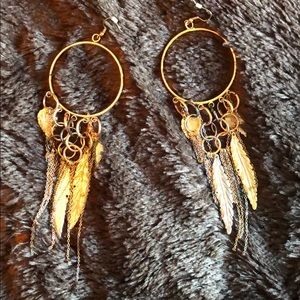 Multi color feather and chain hoop earrings